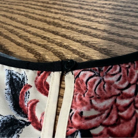 Wayf Silky Blouse Tank - Picture 2 of 6